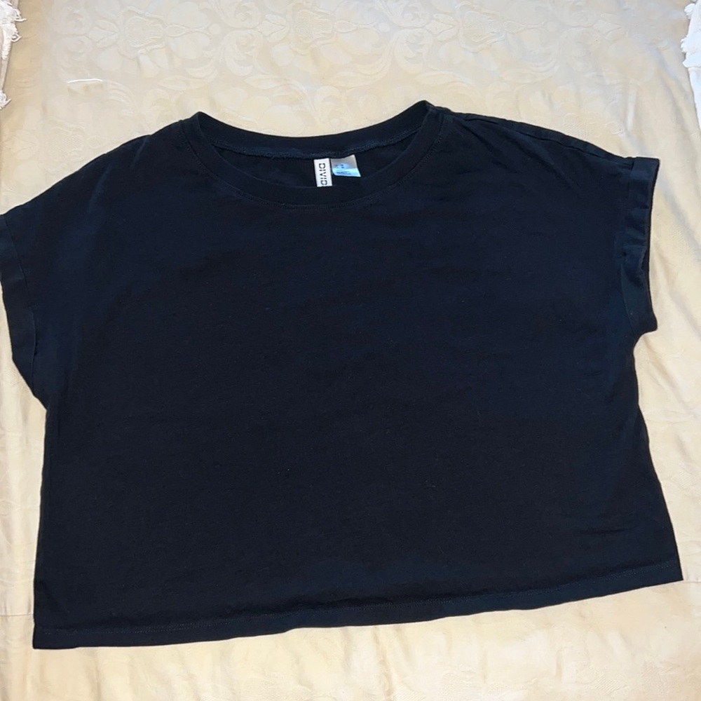 Divided Black Cropped Shirt